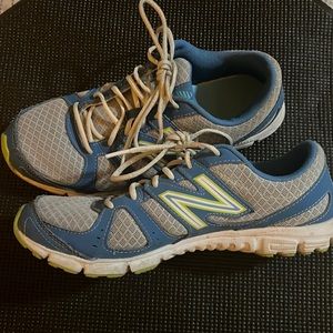 New Balance Tennis Shoes